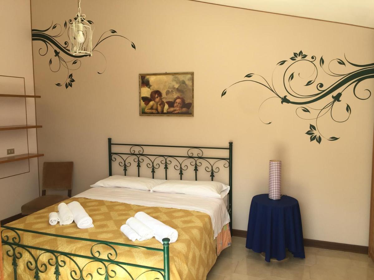 B&B Hollywood Olivadi Exteriér fotografie